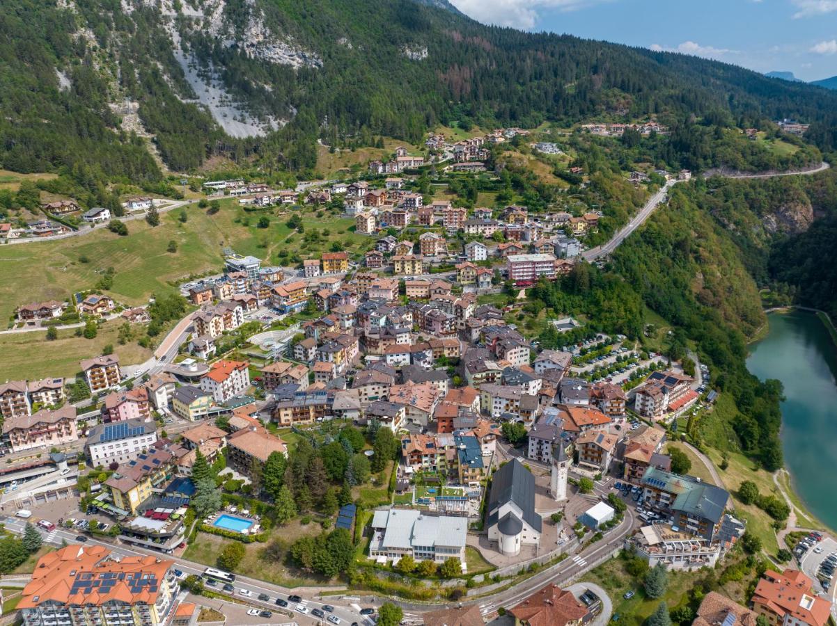 Hotel Lory - Molveno - Dolomiti Exteriör bild