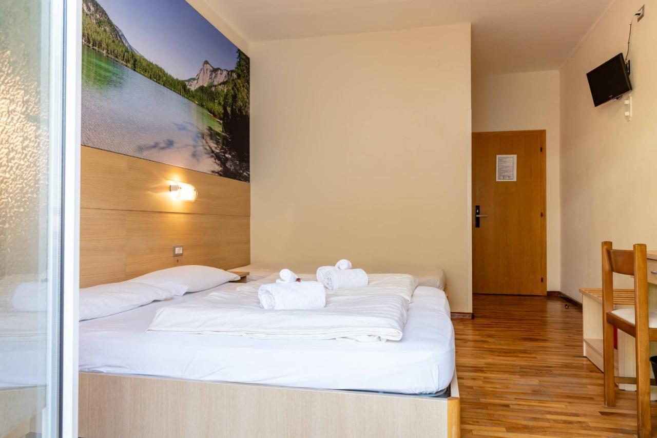 Hotel Lory - Molveno - Dolomiti Exteriör bild