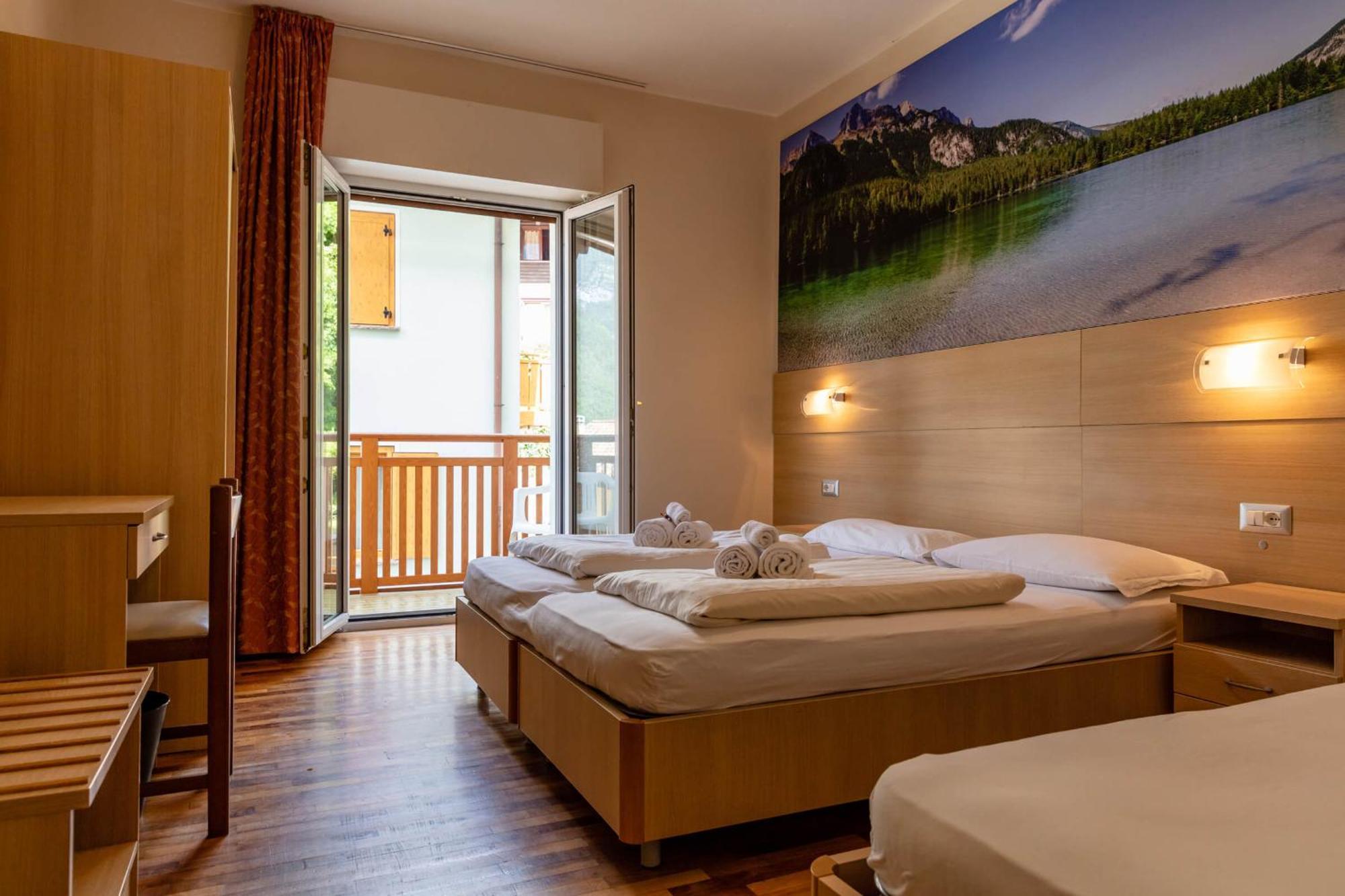 Hotel Lory - Molveno - Dolomiti Exteriör bild